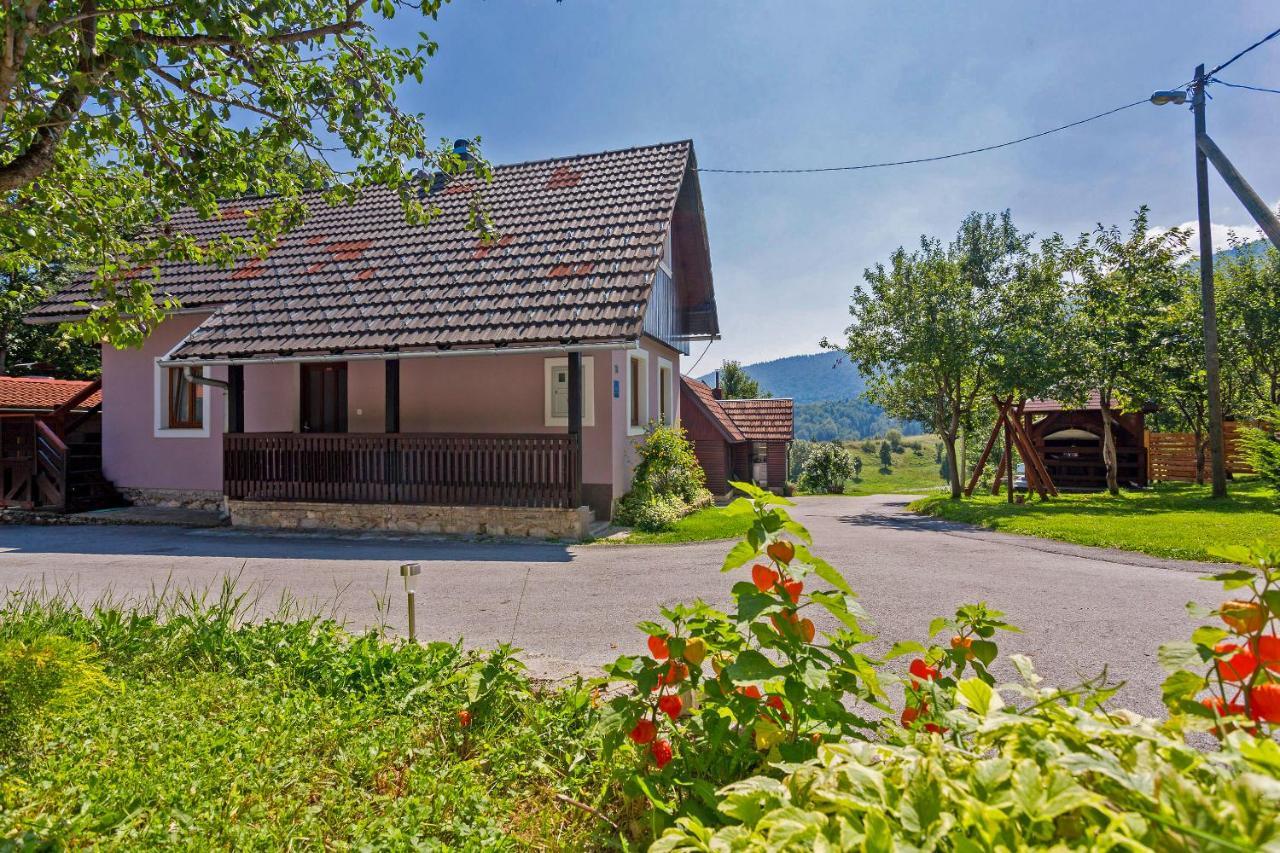 Andrea In Sertic Poljana - Haus Fuer 6 Personen Plitvická jezera Exteriér fotografie