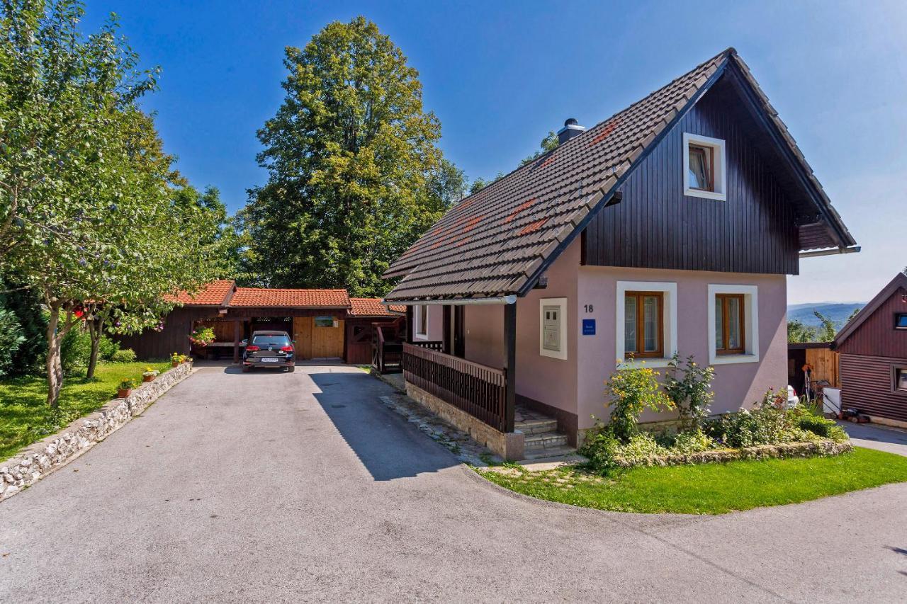 Andrea In Sertic Poljana - Haus Fuer 6 Personen Plitvická jezera Exteriér fotografie