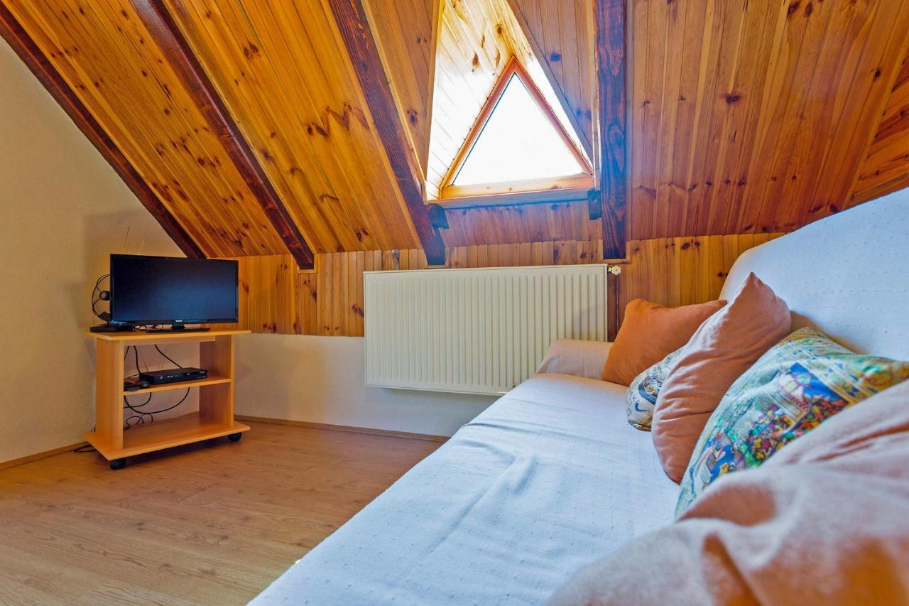 Andrea In Sertic Poljana - Haus Fuer 6 Personen Plitvická jezera Exteriér fotografie